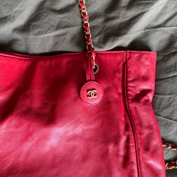 Red Chanel Tote - Picture 6 of 6